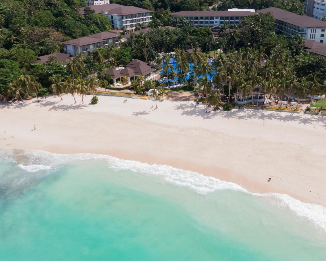Movenpick Resort & Spa Boracay Yapak Ngoại thất bức ảnh Aerial view of the resort