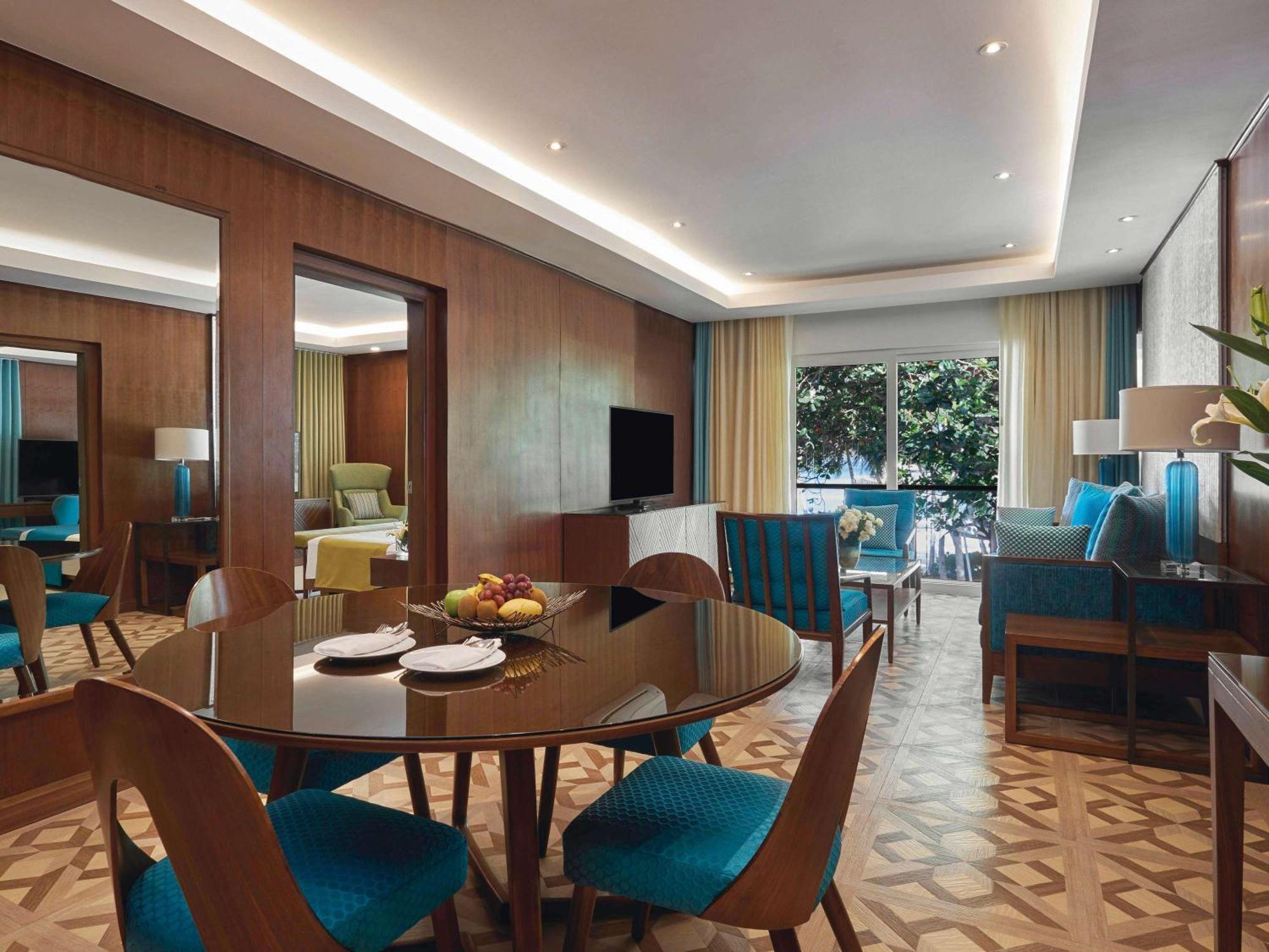 Movenpick Resort & Spa Boracay Yapak Ngoại thất bức ảnh Suite at the Hilton Athens