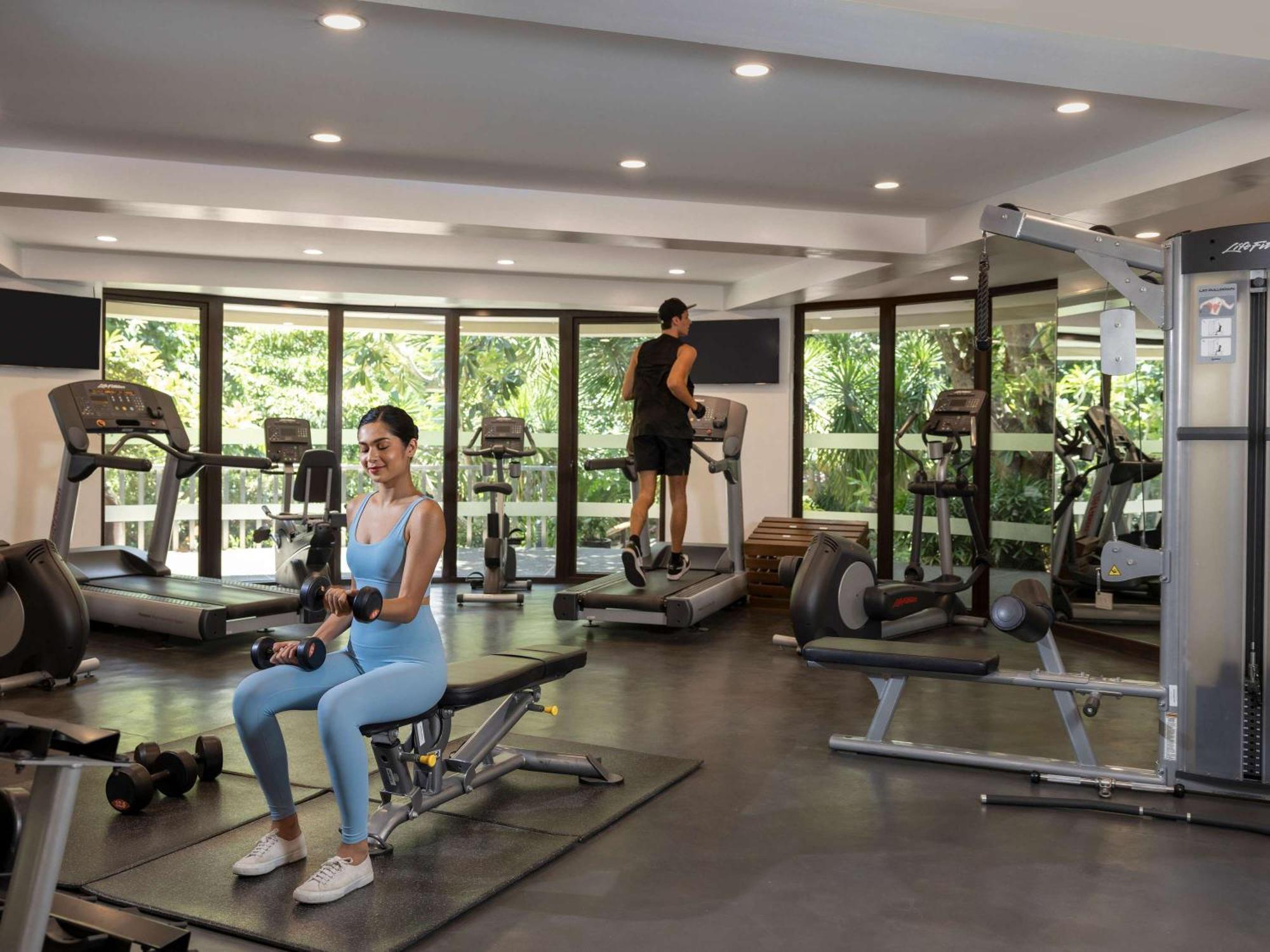 Movenpick Resort & Spa Boracay Yapak Ngoại thất bức ảnh The gym at the hotel