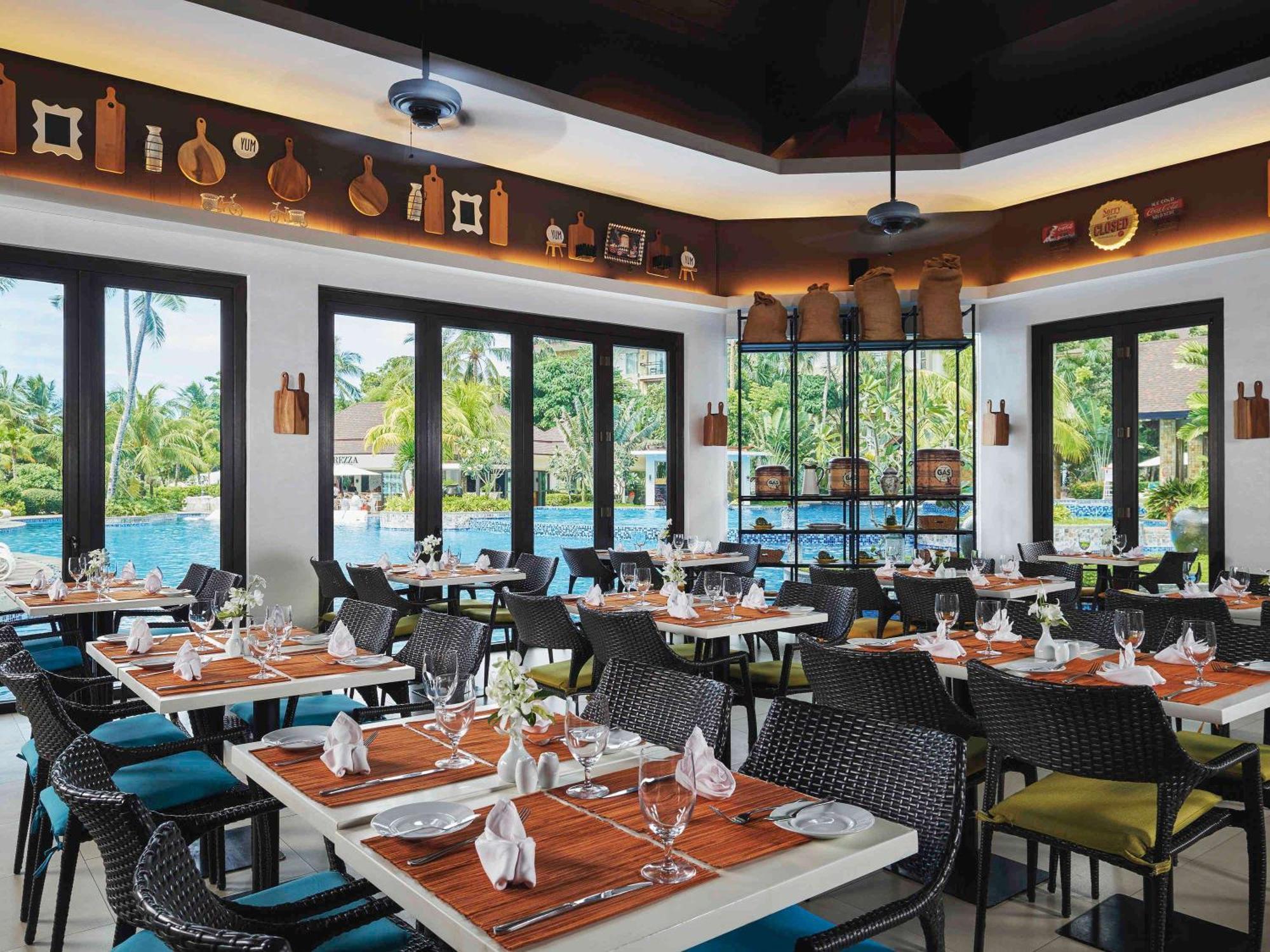 Movenpick Resort & Spa Boracay Yapak Ngoại thất bức ảnh The Beach Club